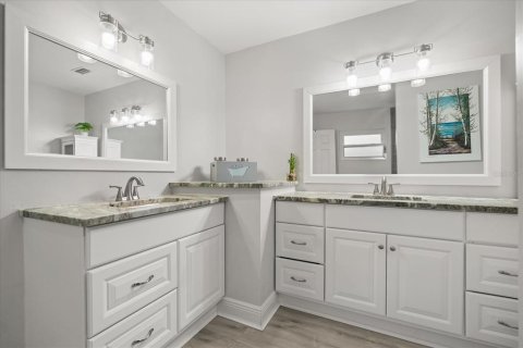 Villa ou maison à louer à Tavares, Floride: 4 chambres, 225.47 m2 № 2406882 - photo 30