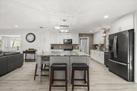 Villa ou maison à louer à Tavares, Floride: 4 chambres, 225.47 m2 № 2406882 - photo 16