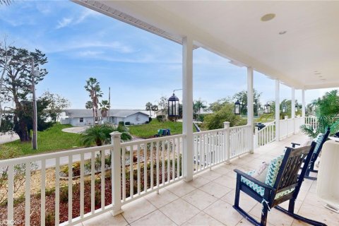 House in Crystal River, Florida 3 bedrooms, 465.44 sq.m. № 518501 - photo 3