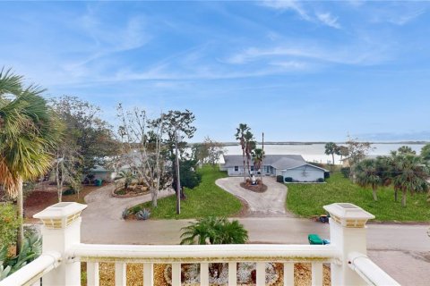 House in Crystal River, Florida 3 bedrooms, 465.44 sq.m. № 518501 - photo 30