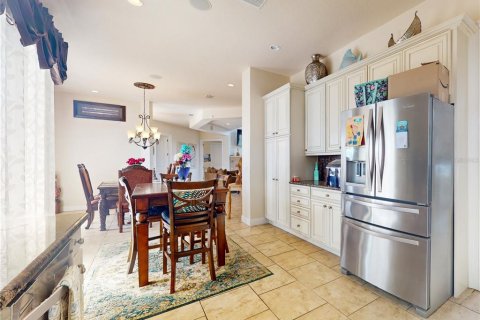 House in Crystal River, Florida 3 bedrooms, 465.44 sq.m. № 518501 - photo 12