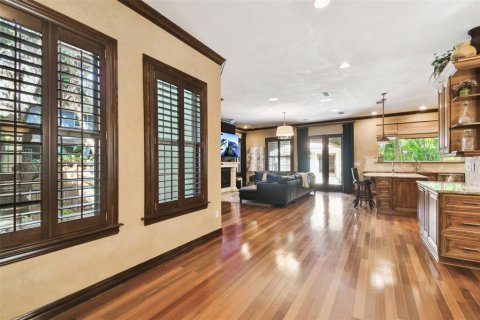 House in Tampa, Florida 4 bedrooms, 293.01 sq.m. № 1812879 - photo 20