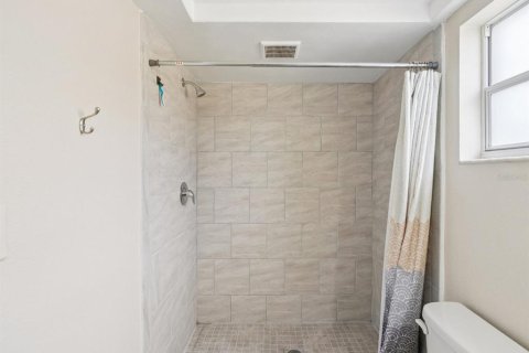 Casa en venta en New Port Richey, Florida, 4 dormitorios, 190.17 m2 № 1879382 - foto 7