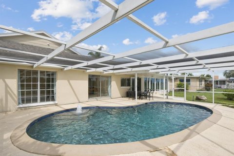 Casa en venta en New Port Richey, Florida, 4 dormitorios, 190.17 m2 № 1879382 - foto 22