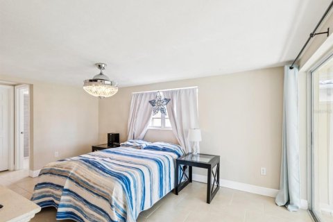 Casa en venta en New Port Richey, Florida, 4 dormitorios, 190.17 m2 № 1879382 - foto 9