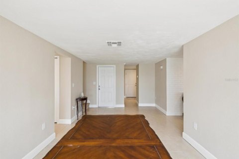 Casa en venta en New Port Richey, Florida, 4 dormitorios, 190.17 m2 № 1879382 - foto 13