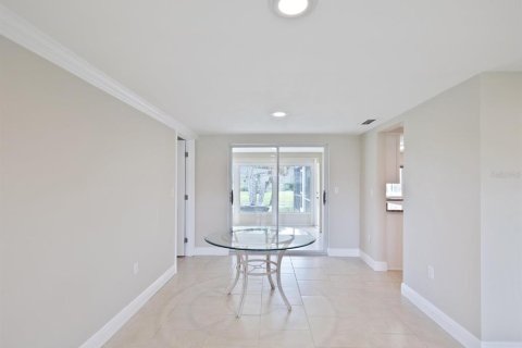 Casa en venta en New Port Richey, Florida, 4 dormitorios, 190.17 m2 № 1879382 - foto 5