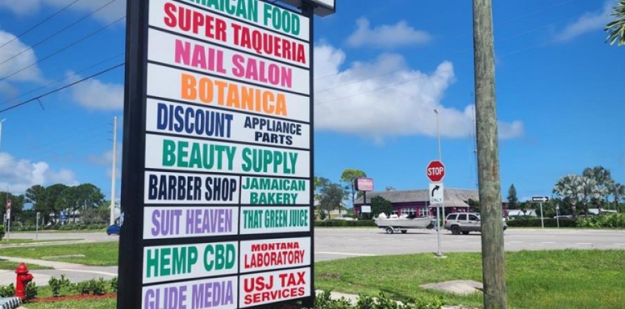 Immobilier commercial à Port St. Lucie, Floride № 2249170
