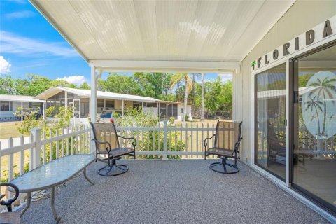 Apartment in North Port, Florida 2 bedrooms, 80.27 sq.m. № 2217243 - photo 4