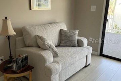 Apartment in North Port, Florida 2 bedrooms, 80.27 sq.m. № 2217243 - photo 12