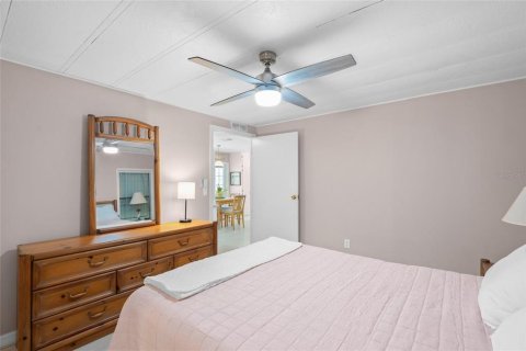Apartment in North Port, Florida 2 bedrooms, 80.27 sq.m. № 2217243 - photo 16