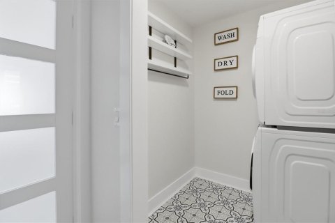 House in Orlando, Florida 4 bedrooms, 206.43 sq.m. № 2142019 - photo 30