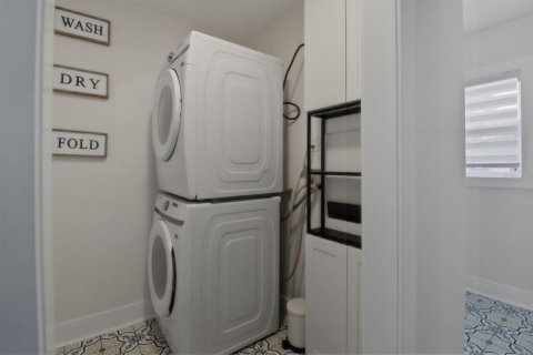 House in Orlando, Florida 4 bedrooms, 206.43 sq.m. № 2142019 - photo 29
