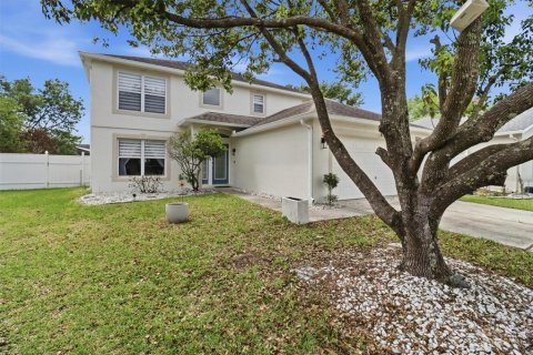 House in Orlando, Florida 4 bedrooms, 206.43 sq.m. № 2142019 - photo 3
