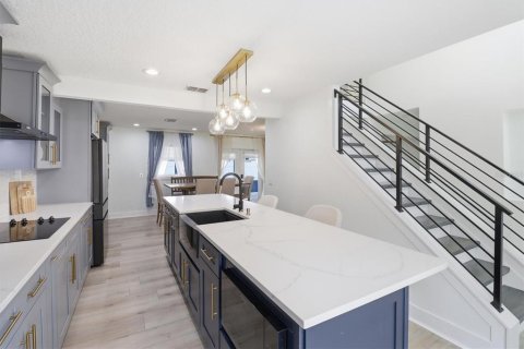 House in Orlando, Florida 4 bedrooms, 206.43 sq.m. № 2142019 - photo 7