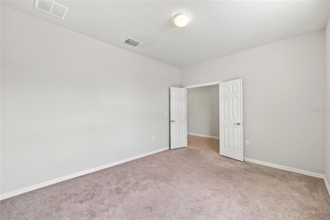 House in Spring Hill, Florida 6 bedrooms, 379.13 sq.m. № 2306567 - photo 26