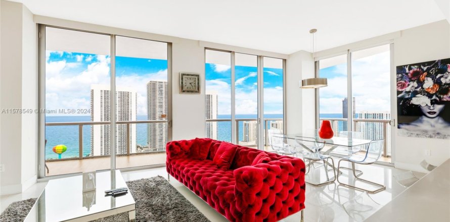 Condo à Hallandale Beach, Floride, 3 chambres № 1812262