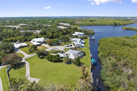 Commercial property in Palm City, Florida № 2153863