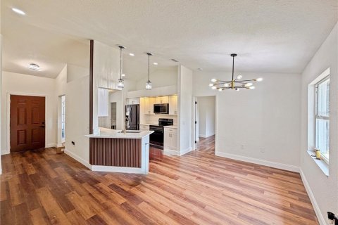 House in Mulberry, Florida 4 bedrooms, 153.85 sq.m. № 2206788 - photo 14