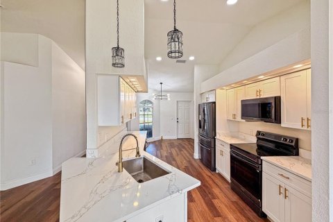 House in Mulberry, Florida 4 bedrooms, 153.85 sq.m. № 2206788 - photo 9