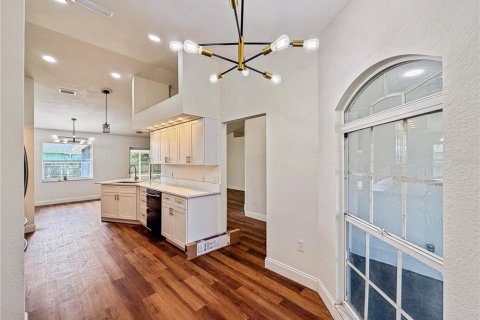 House in Mulberry, Florida 4 bedrooms, 153.85 sq.m. № 2206788 - photo 6