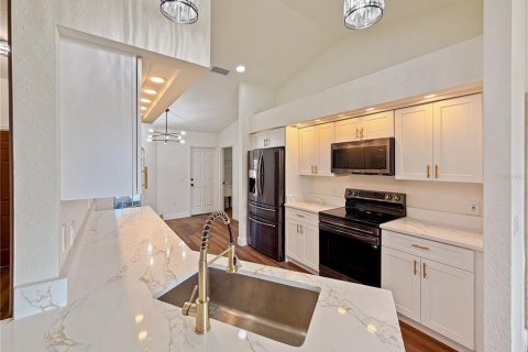 House in Mulberry, Florida 4 bedrooms, 153.85 sq.m. № 2206788 - photo 12