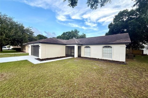 House in Mulberry, Florida 4 bedrooms, 153.85 sq.m. № 2206788 - photo 2