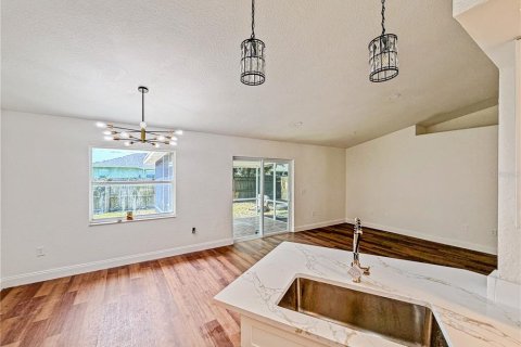 House in Mulberry, Florida 4 bedrooms, 153.85 sq.m. № 2206788 - photo 8