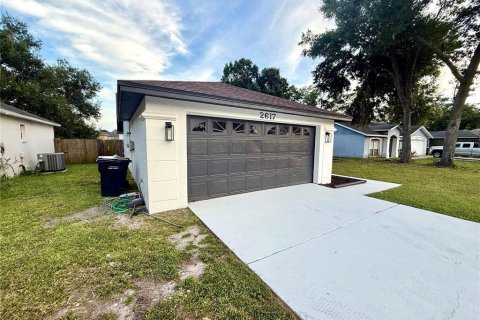 House in Mulberry, Florida 4 bedrooms, 153.85 sq.m. № 2206788 - photo 3