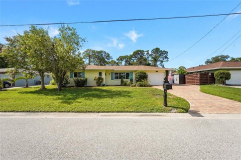 Villa ou maison à vendre à Sarasota, Floride: 2 chambres, 138.05 m2 № 2324011 - photo 13