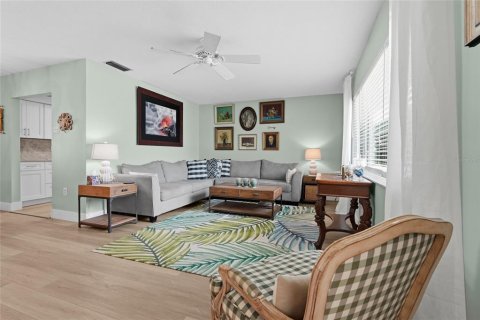 Villa ou maison à vendre à Sarasota, Floride: 2 chambres, 138.05 m2 № 2324011 - photo 2