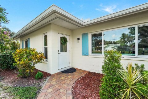 Villa ou maison à vendre à Sarasota, Floride: 2 chambres, 138.05 m2 № 2324011 - photo 15