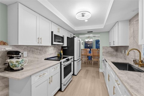 Villa ou maison à vendre à Sarasota, Floride: 2 chambres, 138.05 m2 № 2324011 - photo 3