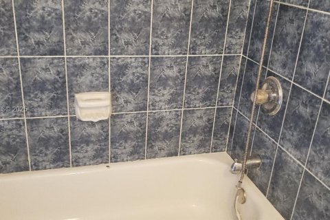 Снять в аренду кондоминиум в Хомстед, Флорида 2 спальни, 99.87м2, № 1991172 - фото 7