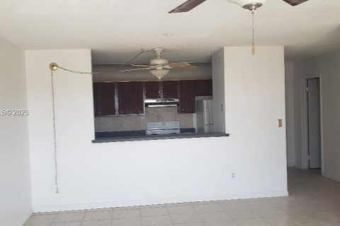 Снять в аренду кондоминиум в Хомстед, Флорида 2 спальни, 99.87м2, № 1991172 - фото 3