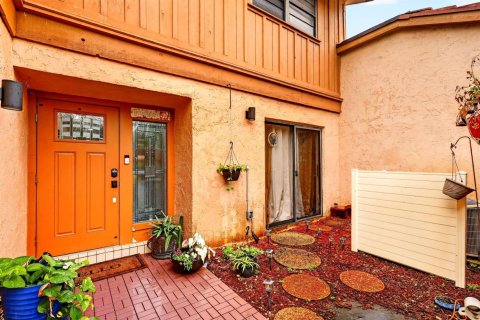 Touwnhouse à vendre à Boynton Beach, Floride: 3 chambres, 167.87 m2 № 2256421 - photo 4