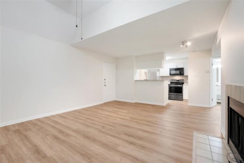 Condominio en venta en Altamonte Springs, Florida, 1 dormitorio, 59.83 m2 № 1834613 - foto 11