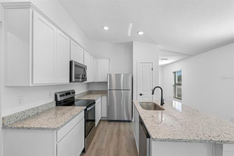 House in Spring Hill, Florida 3 bedrooms, 117.8 sq.m. № 2232158 - photo 4