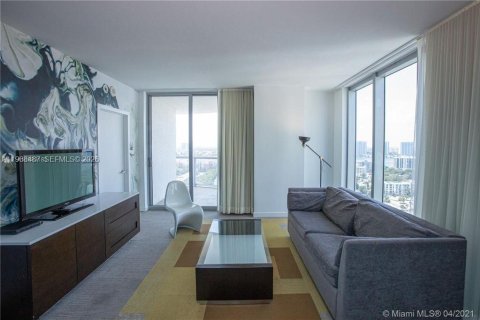 Condo in Sunny Isles Beach, Florida, 2 bedrooms № 2031834 - photo 5