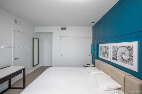 Condo in Sunny Isles Beach, Florida, 2 bedrooms № 2031834 - photo 2