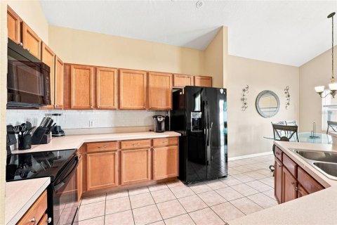 Casa en venta en Kissimmee, Florida, 5 dormitorios, 248.7 m2 № 2321755 - foto 10