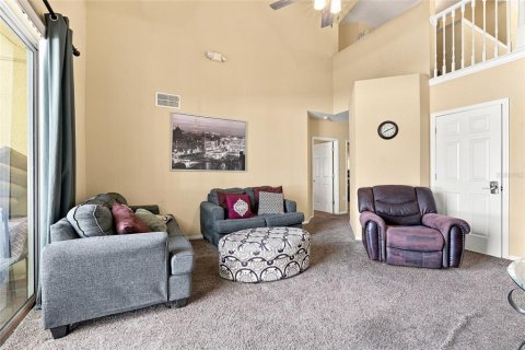 Casa en venta en Kissimmee, Florida, 5 dormitorios, 248.7 m2 № 2321755 - foto 11