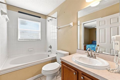 Casa en venta en Kissimmee, Florida, 5 dormitorios, 248.7 m2 № 2321755 - foto 25