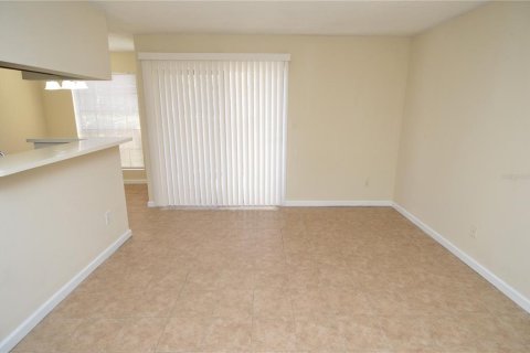 Condo in Tampa, Florida, 1 bedroom  № 1903934 - photo 16