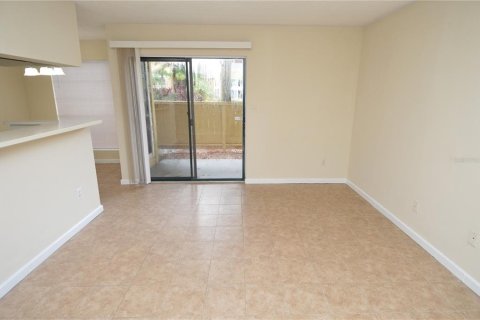 Condo in Tampa, Florida, 1 bedroom  № 1903934 - photo 15