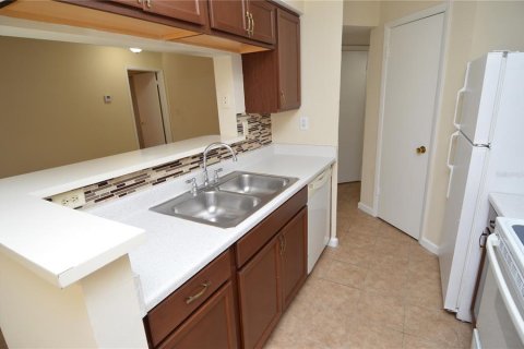 Condo in Tampa, Florida, 1 bedroom  № 1903934 - photo 8