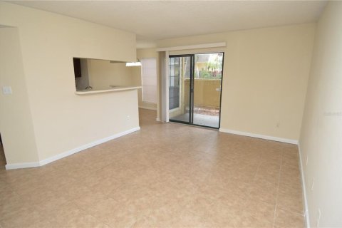 Condo in Tampa, Florida, 1 bedroom  № 1903934 - photo 13