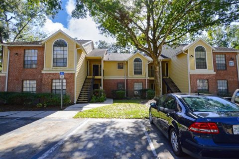 Condo in Tampa, Florida, 1 bedroom  № 1903934 - photo 1