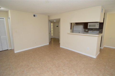 Condo in Tampa, Florida, 1 bedroom  № 1903934 - photo 4