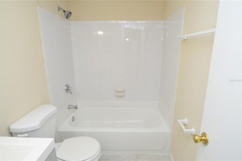 Condo in Tampa, Florida, 1 bedroom  № 1903934 - photo 23